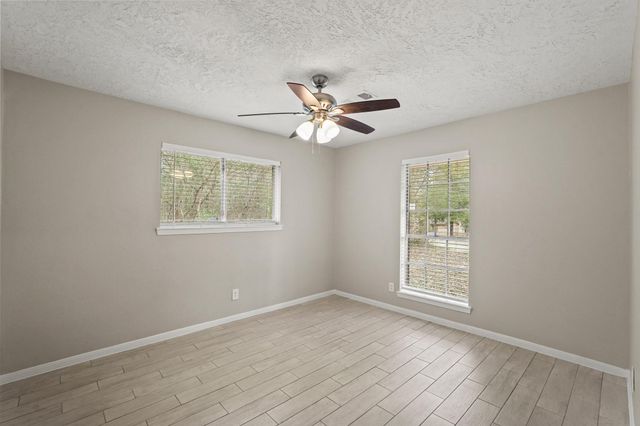 105 Navajo Street, Conroe, TX 77316