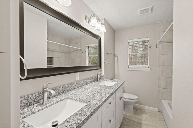105 Navajo Street, Conroe, TX 77316