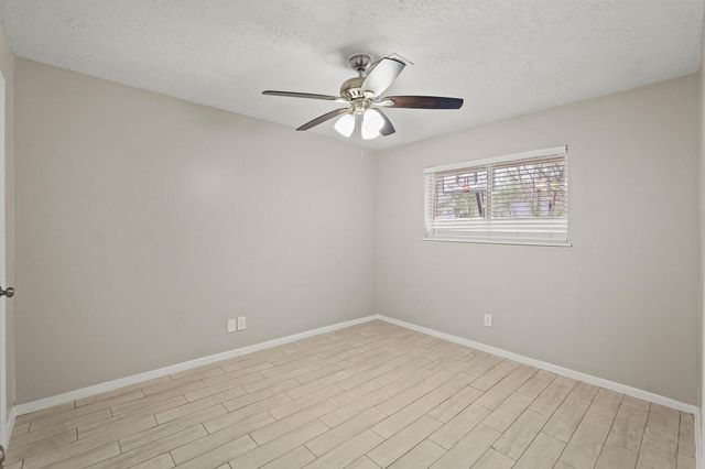 105 Navajo Street, Conroe, TX 77316