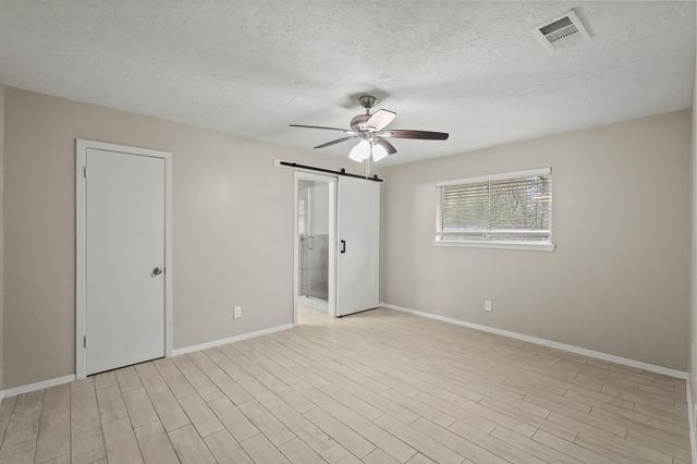 105 Navajo Street, Conroe, TX 77316