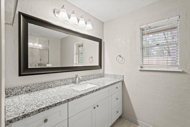 105 Navajo Street, Conroe, TX 77316