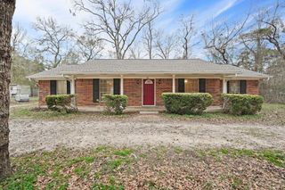 105 Navajo Street, Conroe, TX 77316