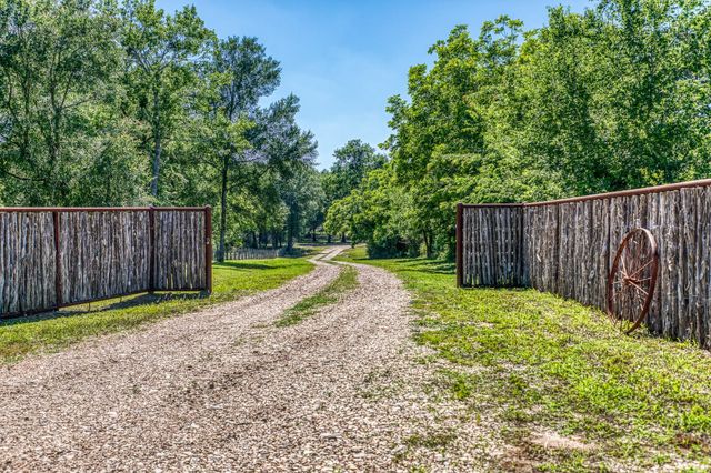 16597 Fm 912, Washington, TX 77880