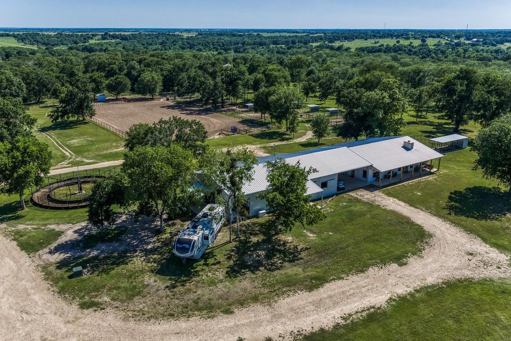 16597 Fm 912, Washington, TX 77880