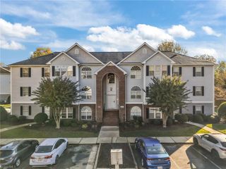 3702 Cotswold Terrace 3C, Greensboro, NC 27410