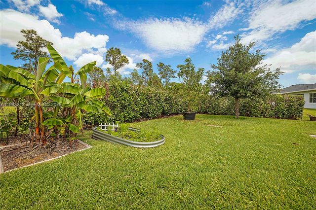 797 SE Bloomfield Road, Port St. Lucie, Port St Lucie, FL 34984