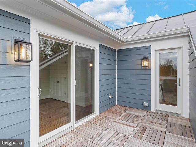 2129 N TROY ST, Arlington, VA 22201