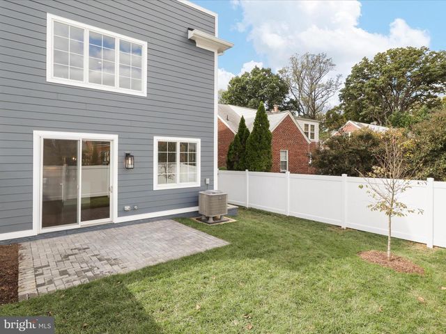 2129 N TROY ST, Arlington, VA 22201