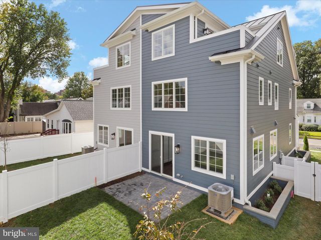 2129 N TROY ST, Arlington, VA 22201