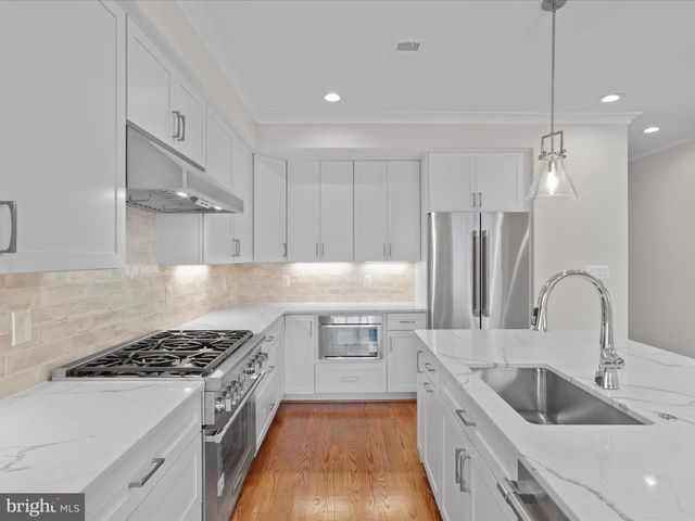 2129 N TROY ST, Arlington, VA 22201