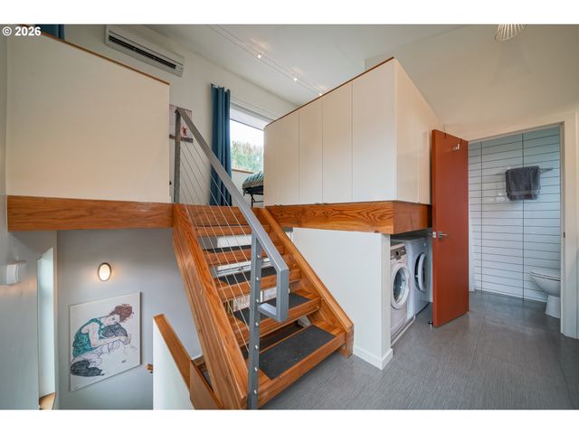 2319 Se BELMONT St, Portland, OR 97214