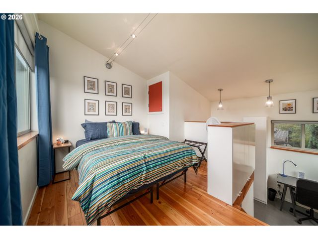2319 Se BELMONT St, Portland, OR 97214