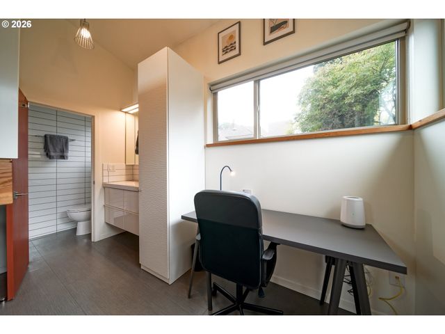 2319 Se BELMONT St, Portland, OR 97214