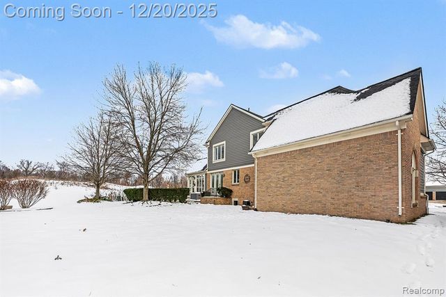 59807 Glacier Ridge, Washington, MI 48094