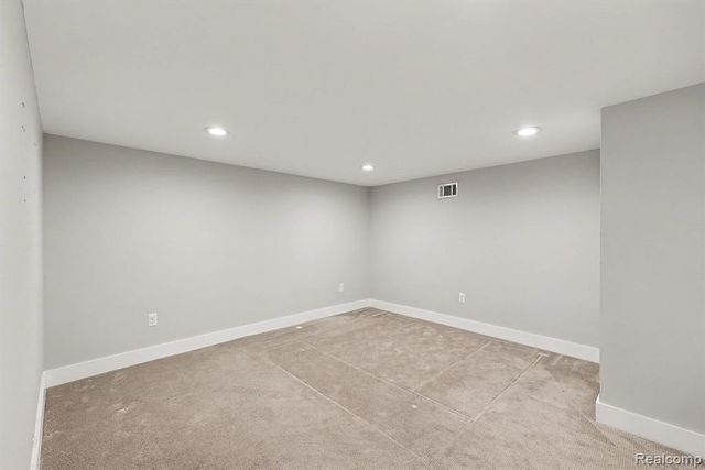 59807 Glacier Ridge, Washington, MI 48094