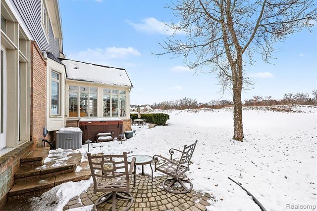 59807 Glacier Ridge, Washington, MI 48094