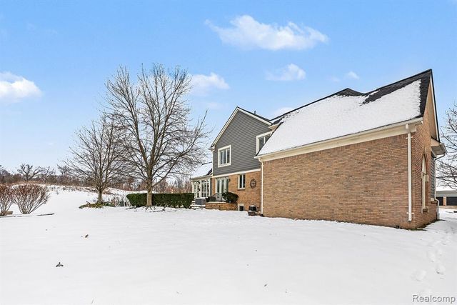 59807 Glacier Ridge, Washington, MI 48094