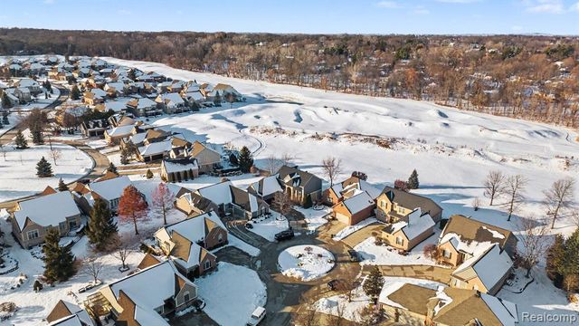 59807 Glacier Ridge, Washington, MI 48094