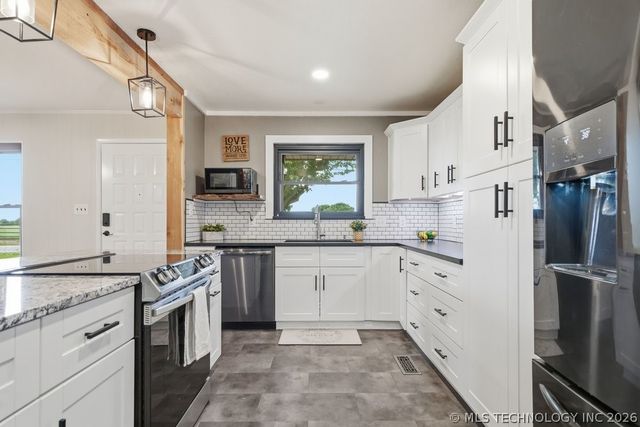 11165 E 530 Road, Claremore, OK 74019