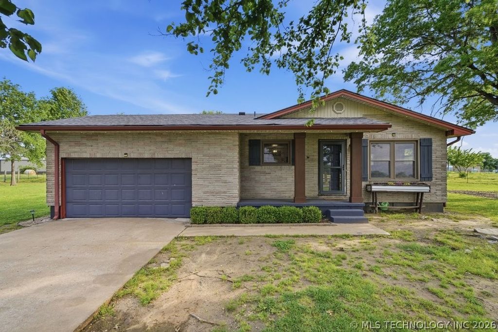 11165 E 530 Road, Claremore, OK 74019