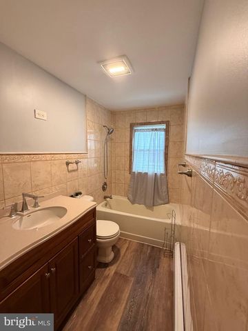 13 BISMARCK AVE, Trenton, NJ 08629