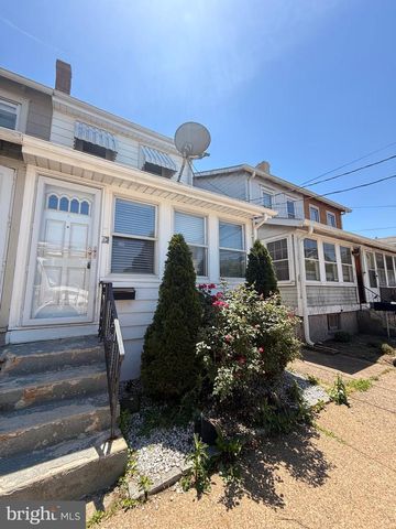 13 BISMARCK AVE, Trenton, NJ 08629