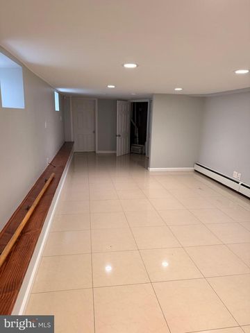13 BISMARCK AVE, Trenton, NJ 08629