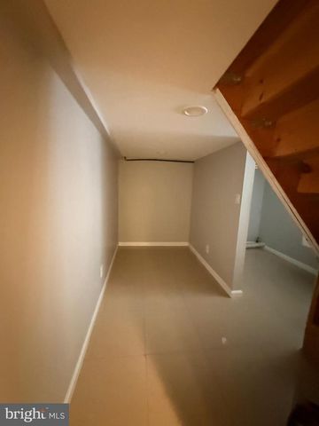 13 BISMARCK AVE, Trenton, NJ 08629