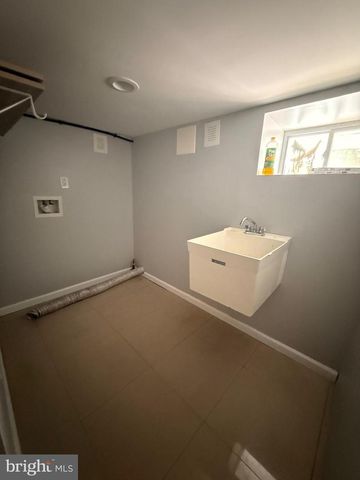 13 BISMARCK AVE, Trenton, NJ 08629