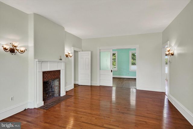 1 PINE GROVE ST, Bristol, PA 19007