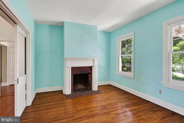 1 PINE GROVE ST, Bristol, PA 19007