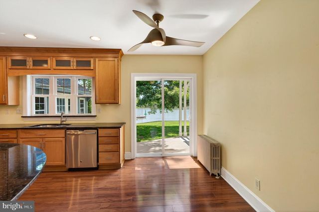 1 PINE GROVE ST, Bristol, PA 19007