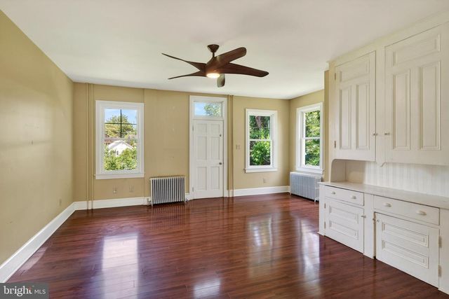 1 PINE GROVE ST, Bristol, PA 19007