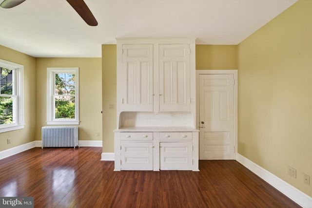 1 PINE GROVE ST, Bristol, PA 19007