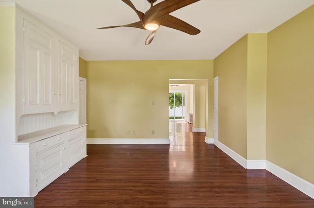 1 PINE GROVE ST, Bristol, PA 19007