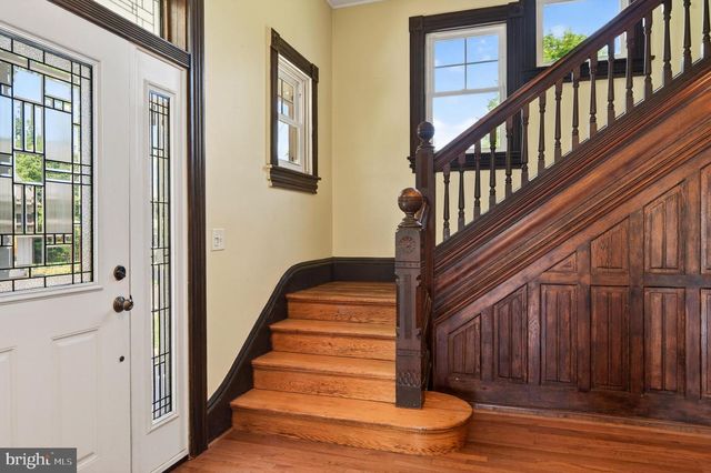 1 PINE GROVE ST, Bristol, PA 19007