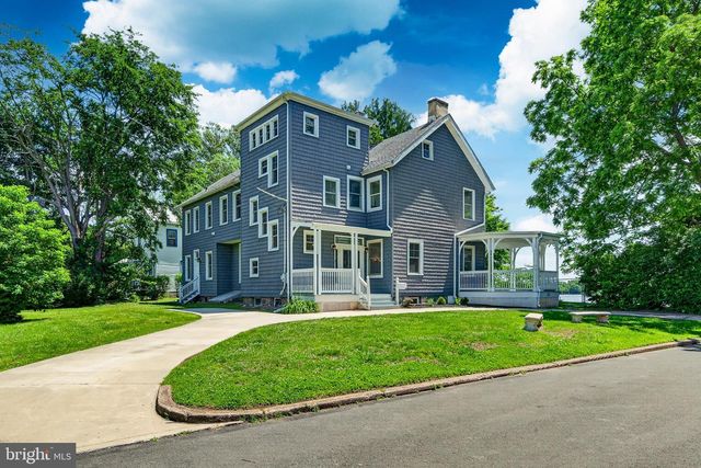 1 PINE GROVE ST, Bristol, PA 19007
