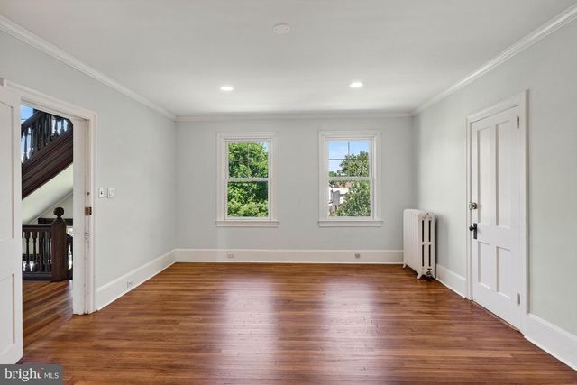 1 PINE GROVE ST, Bristol, PA 19007