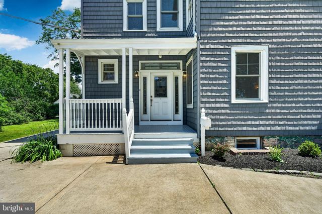 1 PINE GROVE ST, Bristol, PA 19007