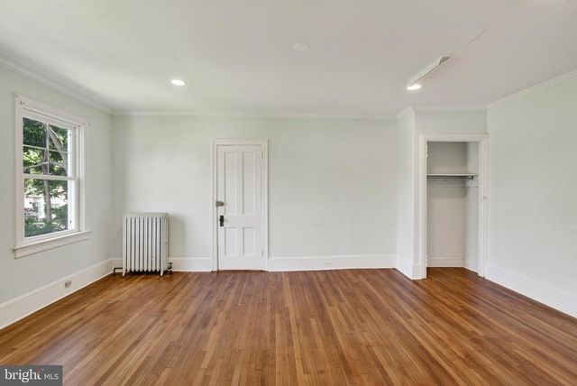 1 PINE GROVE ST, Bristol, PA 19007