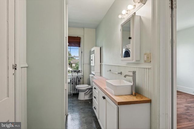 1 PINE GROVE ST, Bristol, PA 19007