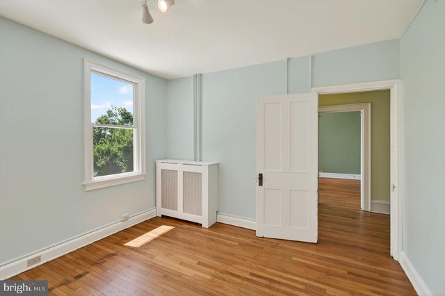 1 PINE GROVE ST, Bristol, PA 19007