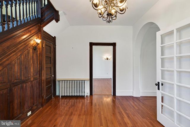 1 PINE GROVE ST, Bristol, PA 19007