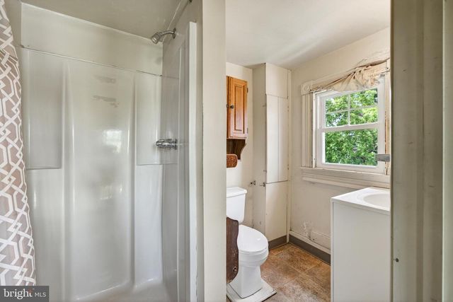 1 PINE GROVE ST, Bristol, PA 19007