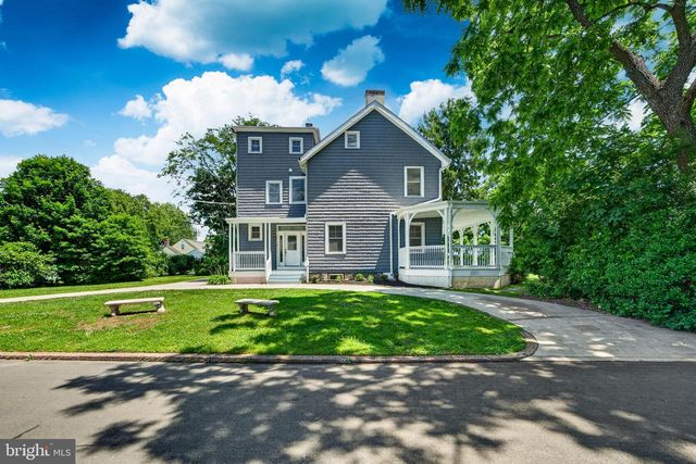 1 PINE GROVE ST, Bristol, PA 19007