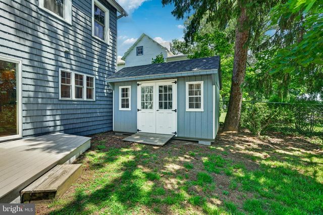 1 PINE GROVE ST, Bristol, PA 19007