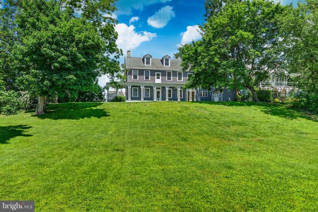 1 PINE GROVE ST, Bristol, PA 19007