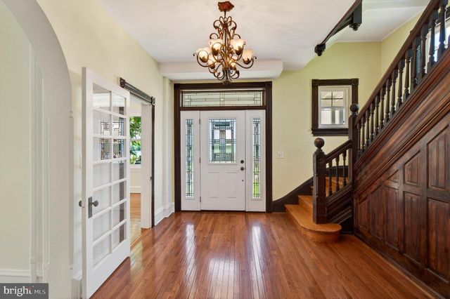 1 PINE GROVE ST, Bristol, PA 19007