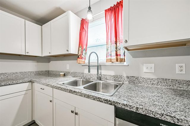 205 Prune Street, La Marque, TX 77568