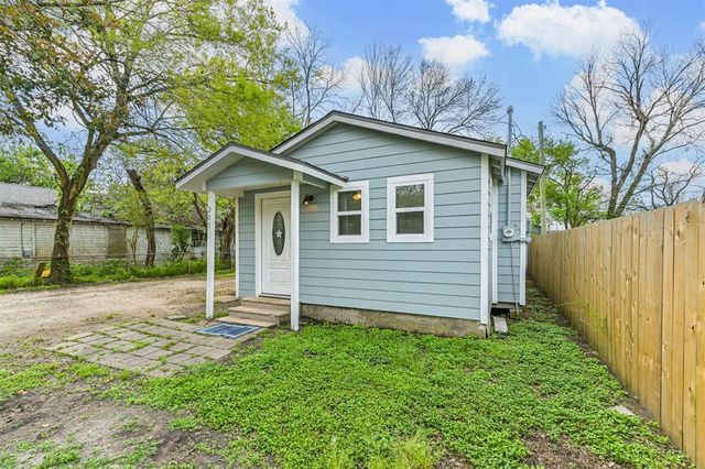 205 Prune Street, La Marque, TX 77568